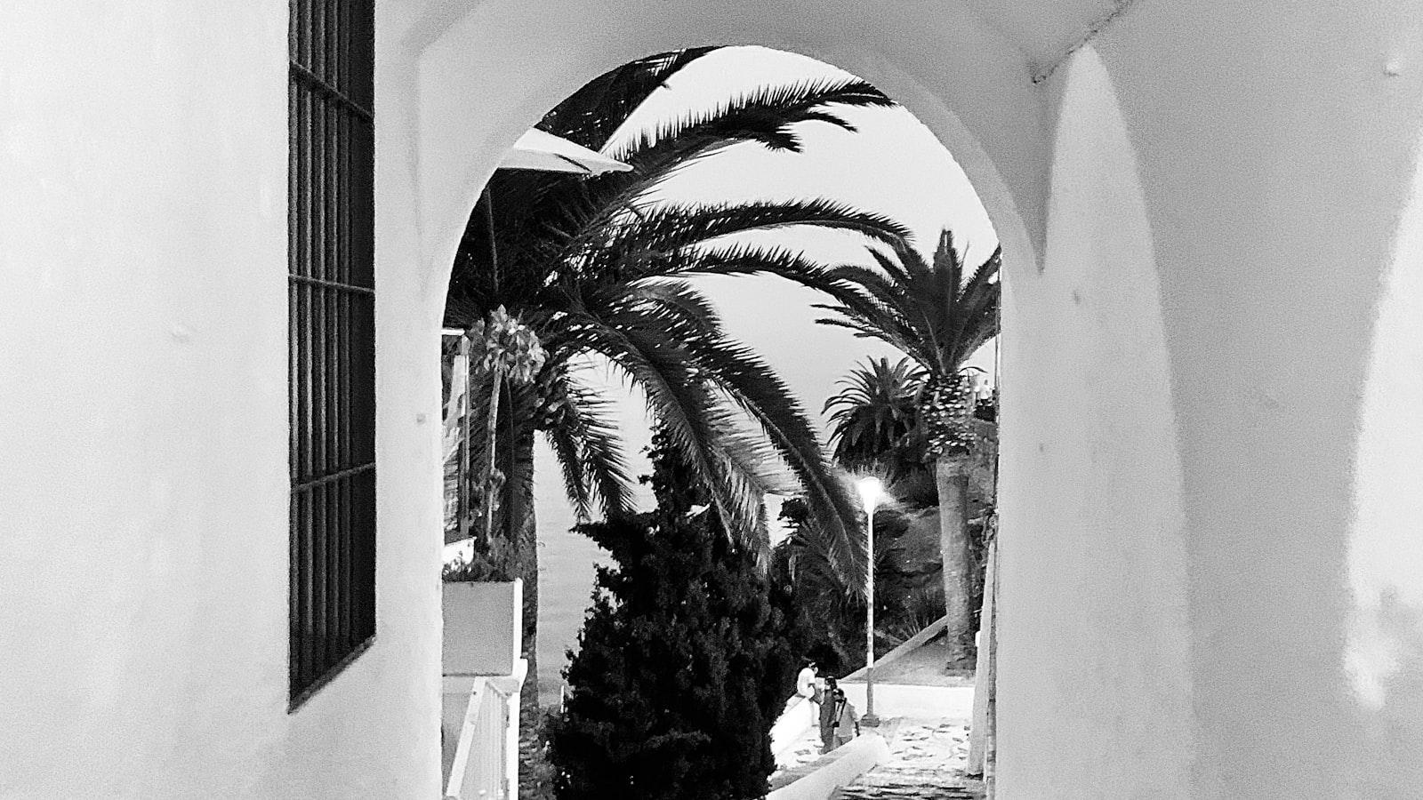 1. Biden
2. Immigration Judges
3. Media Ban
4. Breaking Silence
5. Lawmakers
6. Demands Answers